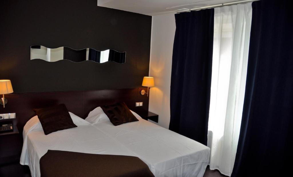 Hostal La Rotonda Ourense Oda fotoğraf