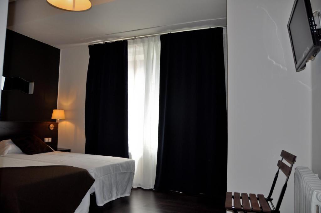 Hostal La Rotonda Ourense Oda fotoğraf