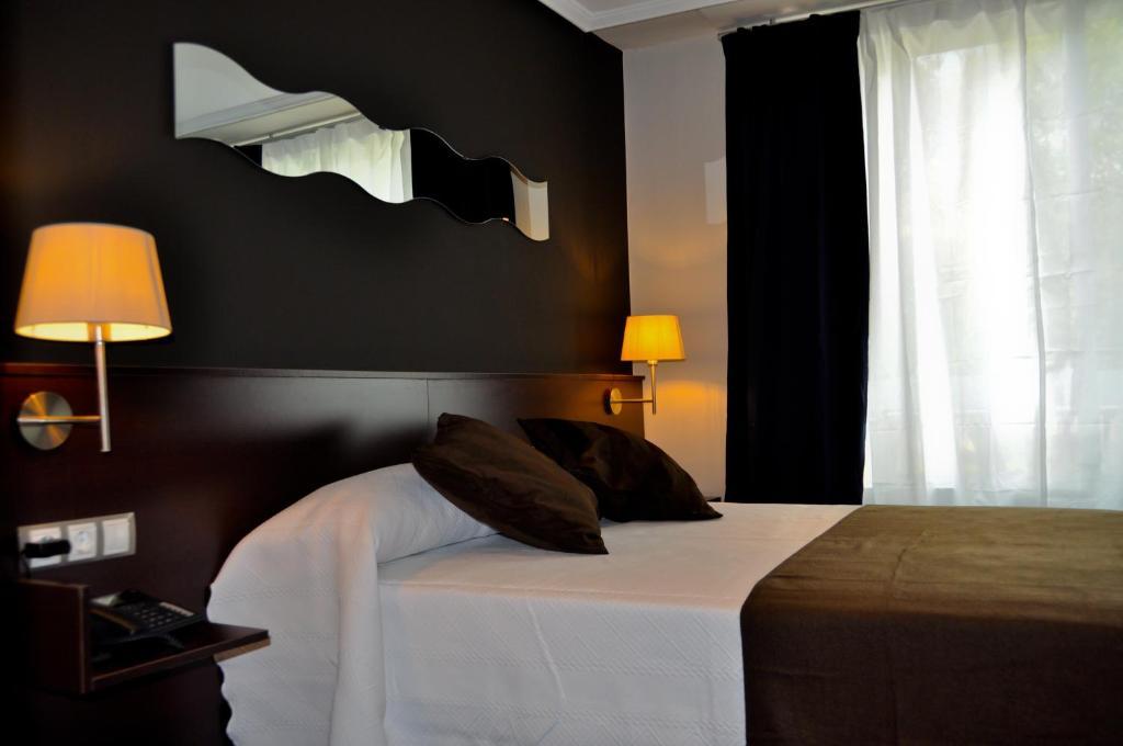 Hostal La Rotonda Ourense Oda fotoğraf